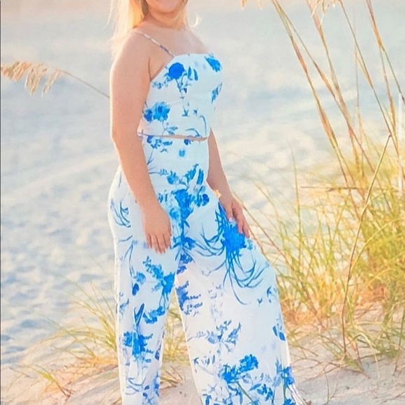 Lulu’s two pc set - Picture 1 of 1